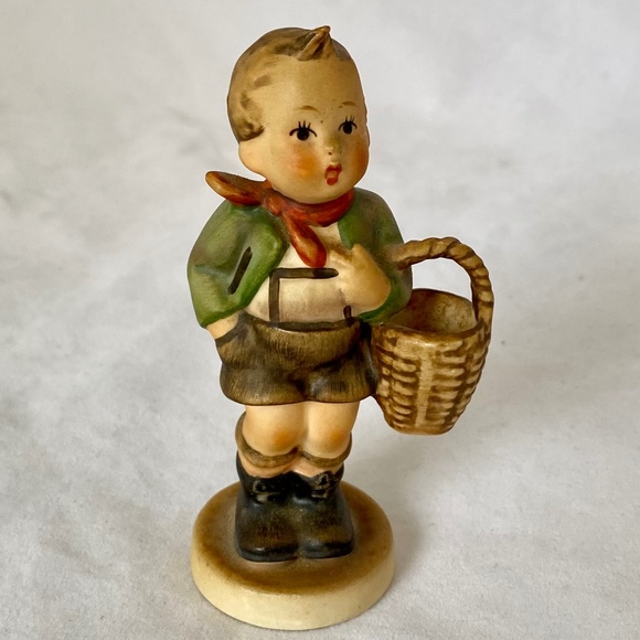 Vintage Goebel Hummel Figurine "Village Boy" #51 3/0 with the TMK-3 mark - Picture 1 of 6
